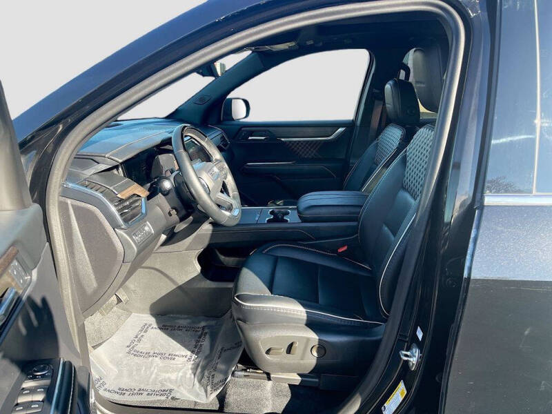 2024 GMC Acadia Denali