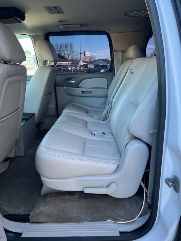 2013 Chevrolet Suburban LT 2500