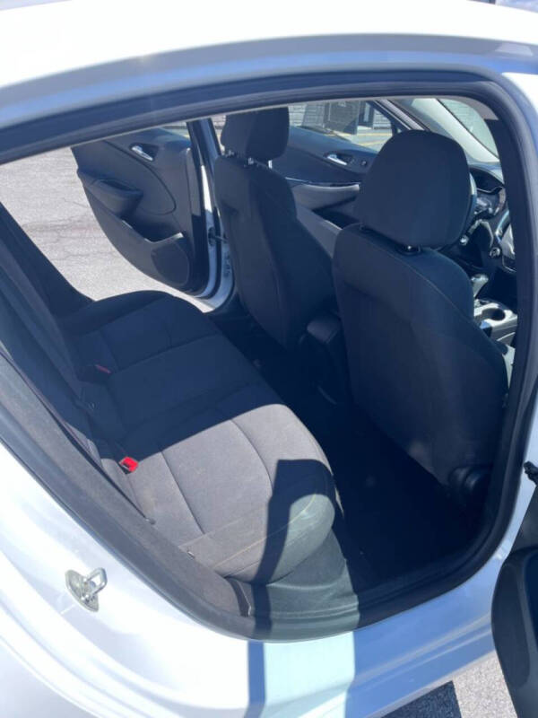 2017 Chevrolet Cruze LS Auto