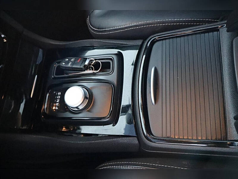 2018 Chrysler 300 S