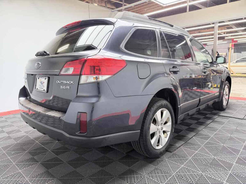 2011 Subaru Outback 3.6R Limited