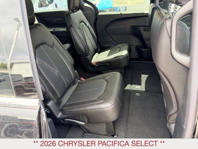 2026 Chrysler Pacifica Select
