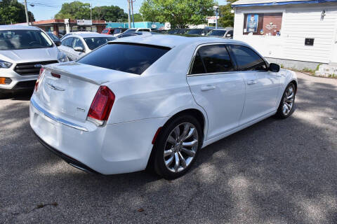 2017 Chrysler 300 Limited