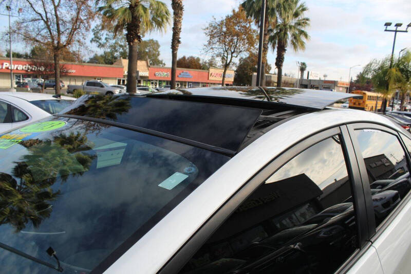 2013 Toyota Prius Three