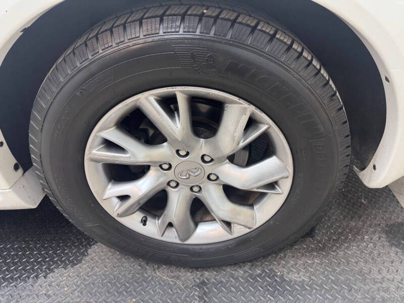 2011 Infiniti QX56