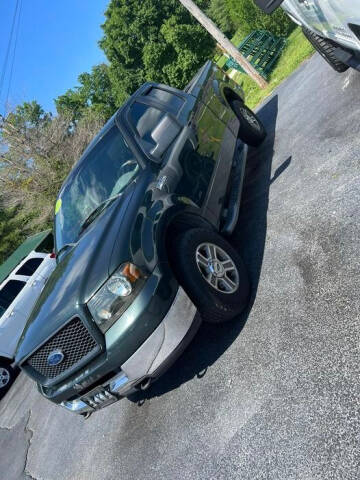 2005 Ford F-150 for sale at CRS Auto & Trailer Sales Inc in Clay City KY