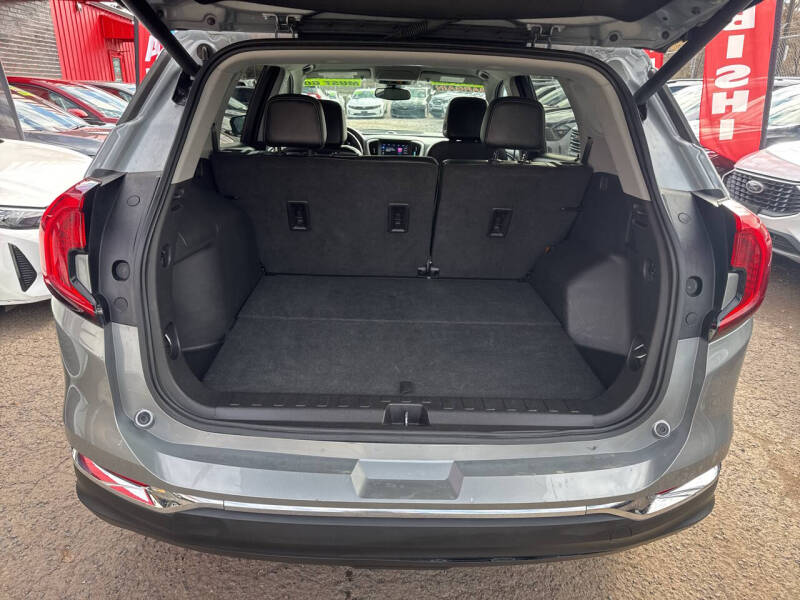 2024 GMC Terrain SLT