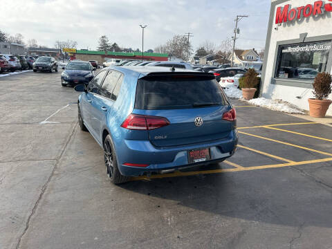 2019 Volkswagen Golf SE