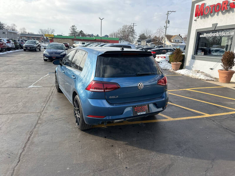 2019 Volkswagen Golf SE
