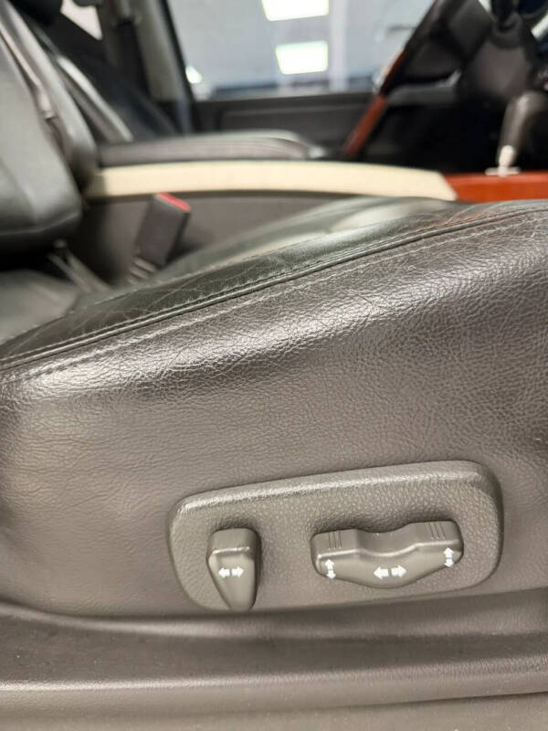 2005 Infiniti QX56