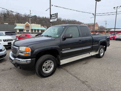 2004 GMC Sierra 2500HD for sale at SOUTH FIFTH AUTOMOTIVE LLC in Marietta OH