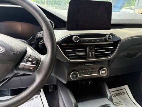 2020 Ford Escape SE