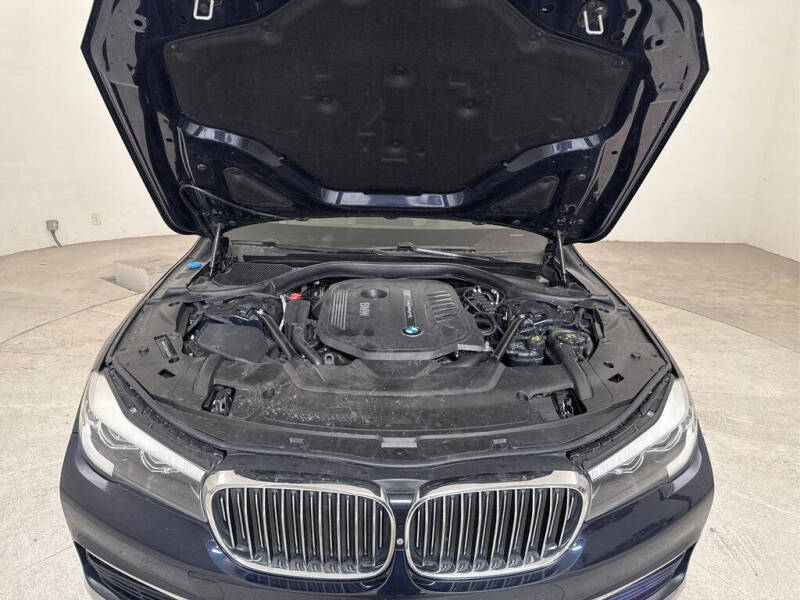 2017 BMW 7 Series 740i