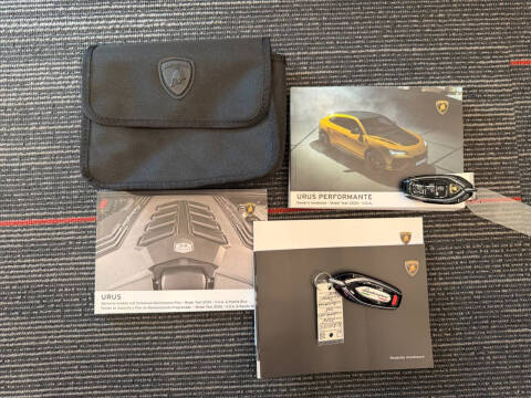 2024 Lamborghini Urus Performante