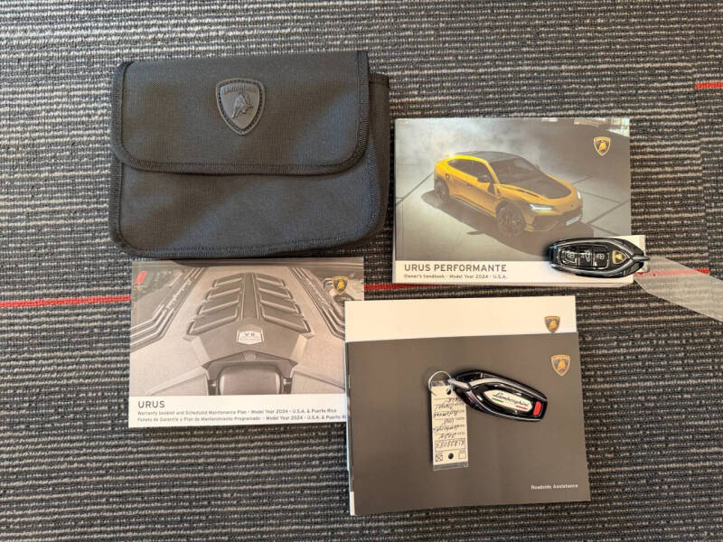 2024 Lamborghini Urus Performante