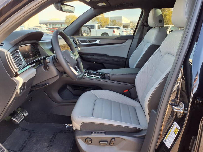 2026 Volkswagen Atlas Cross Sport SEL R-Line Black 4Motion