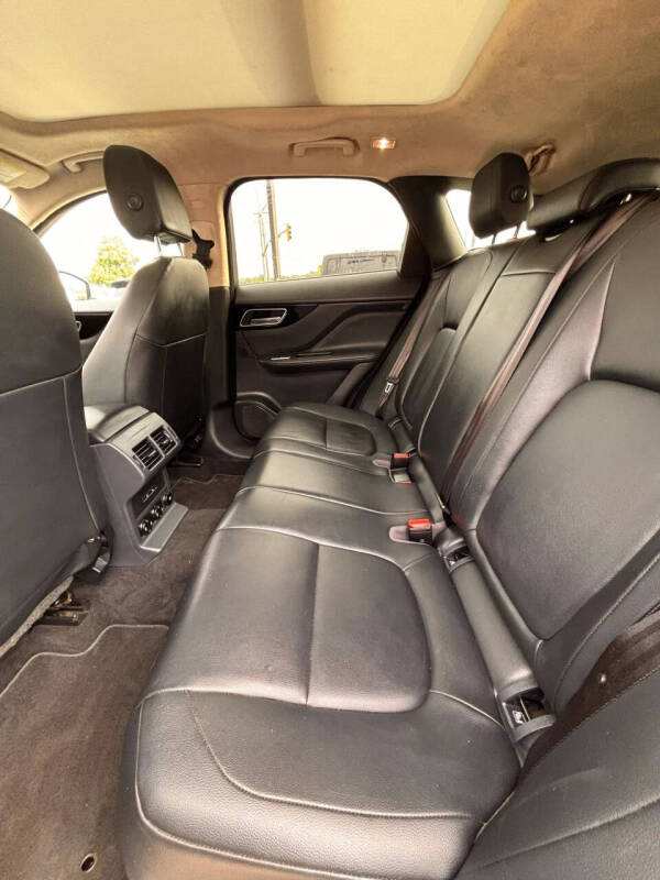 2019 Jaguar F-PACE 25t Premium