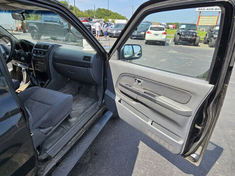 2004 Nissan Frontier XE-V6