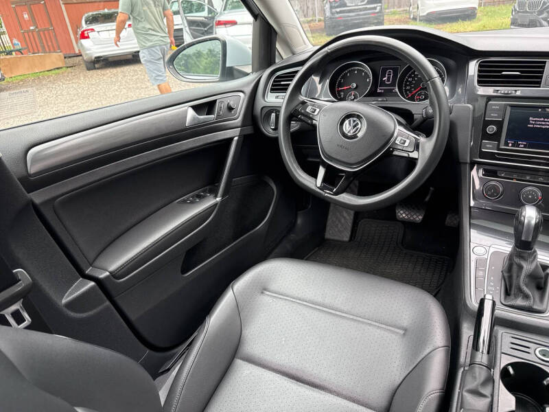 2020 Volkswagen Golf TSI