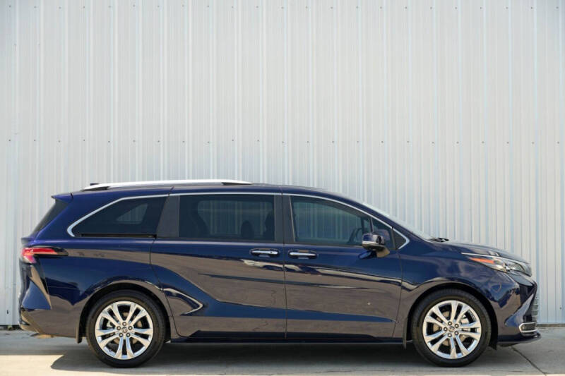 2024 Toyota Sienna Platinum 7-Passenger