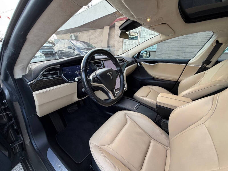 2016 Tesla Model S 90D