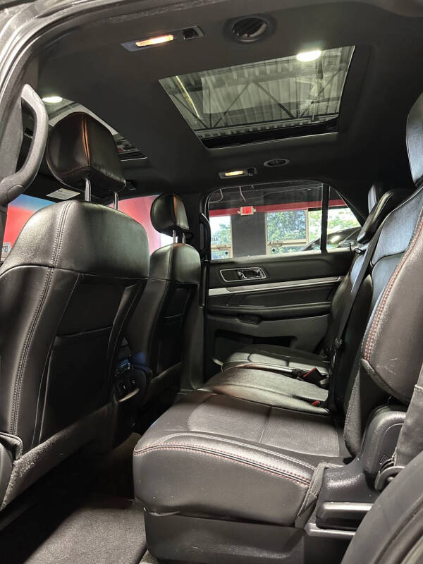 2017 Ford Explorer Sport