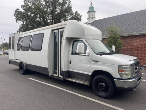 2013 Ford E-Series E-450 SD