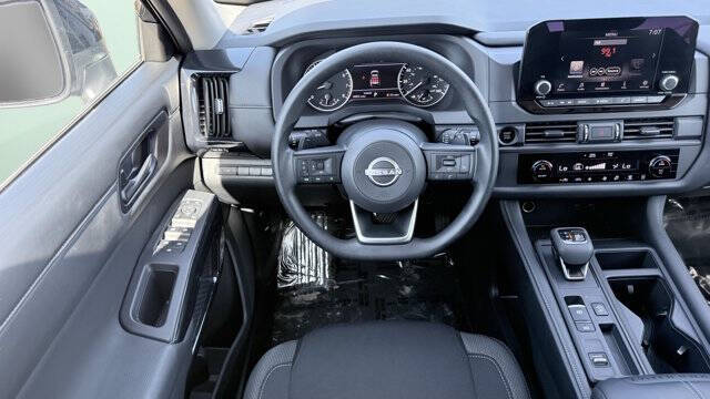 2025 Nissan Pathfinder S
