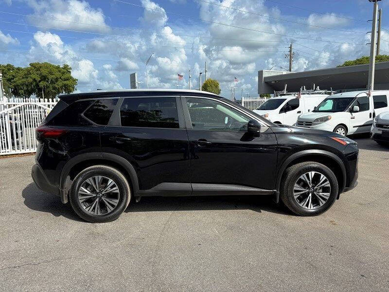 2022 Nissan Rogue SV