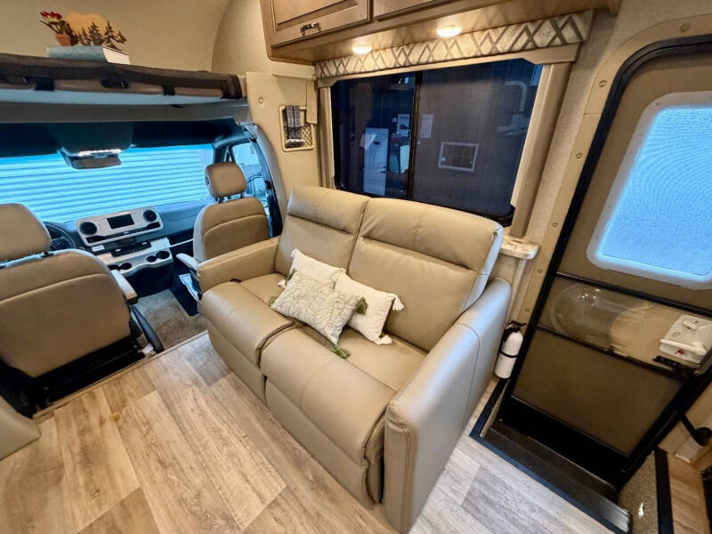 2020 Thor Motor Coach Four Winds 24DS Sale Pending
