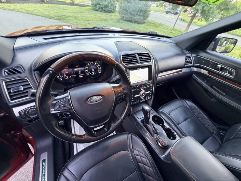 2017 Ford Explorer Platinum