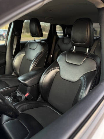 2020 Jeep Cherokee Altitude