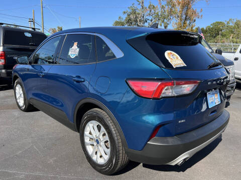 2020 Ford Escape SE