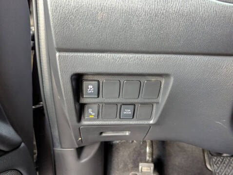 2020 Nissan Pathfinder SV