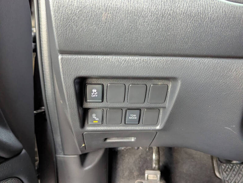 2020 Nissan Pathfinder SV