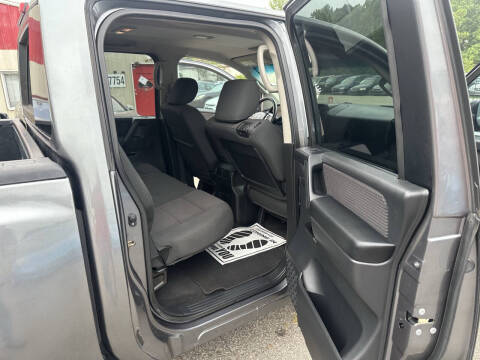 2013 Nissan Titan SV