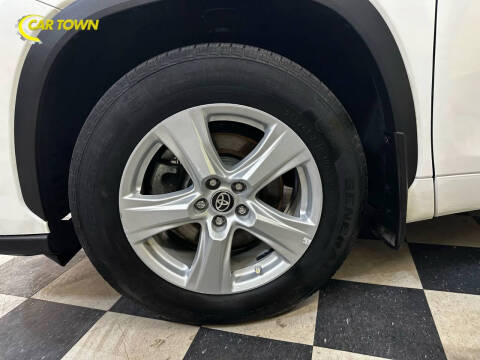 2020 Toyota Highlander LE