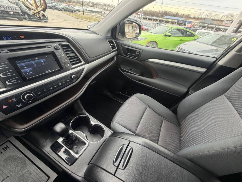 2018 Toyota Highlander LE