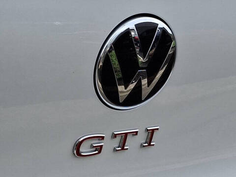 2025 Volkswagen Golf GTI SE