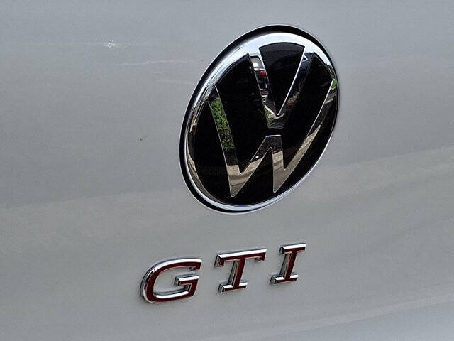 2025 Volkswagen Golf GTI SE