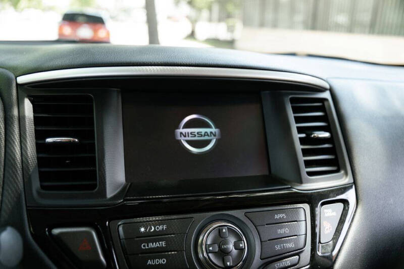 2020 Nissan Pathfinder SV