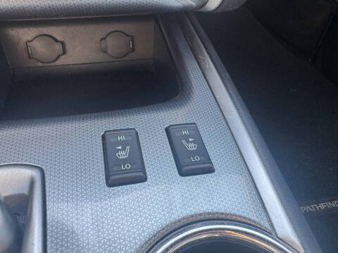 2017 Nissan Pathfinder SL