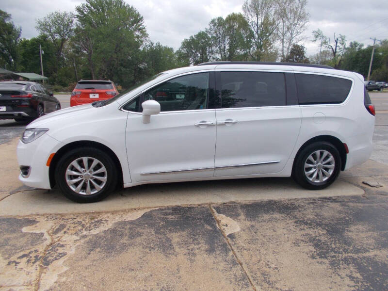 2017 Chrysler Pacifica Touring-L