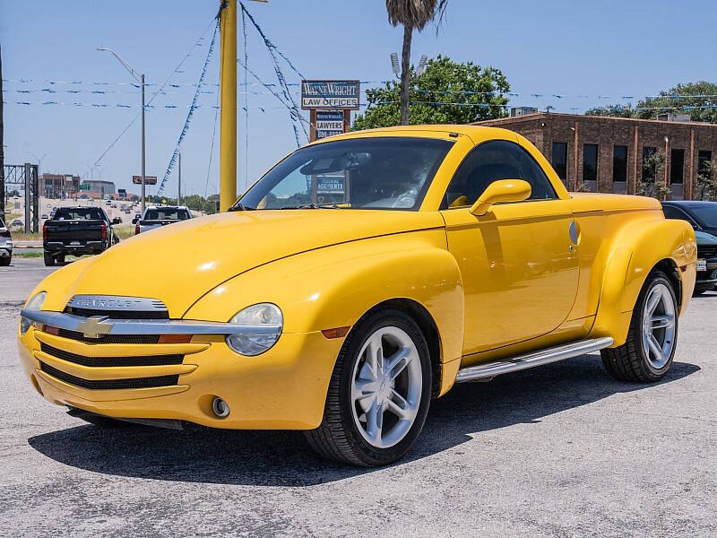 2004 Chevrolet SSR LS