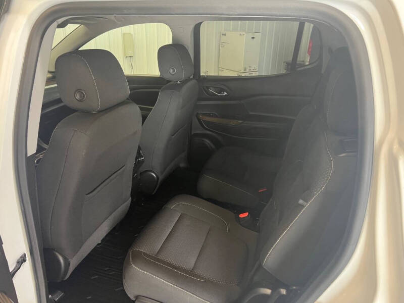 2023 GMC Acadia SLE