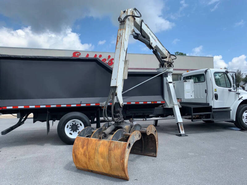 2015 Freightliner M2 106