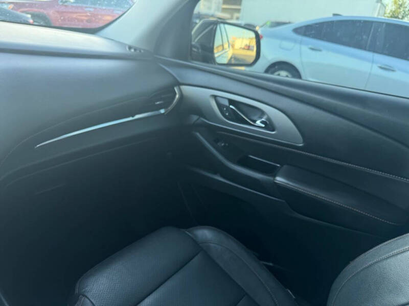 2018 Chevrolet Traverse LT Cloth