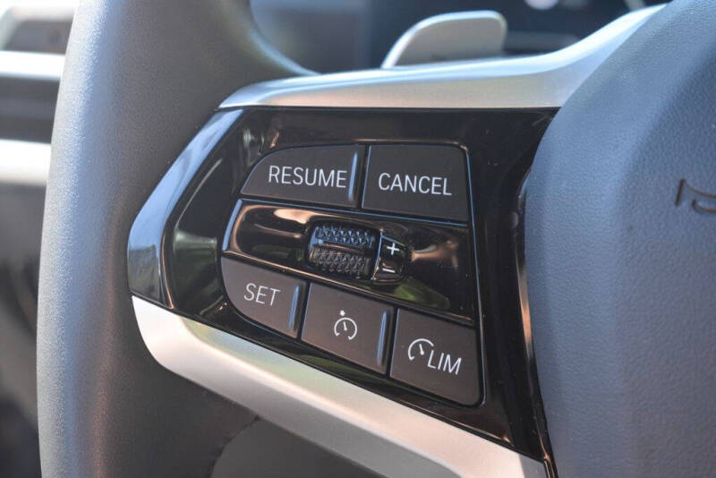 2025 BMW 3 Series 330i