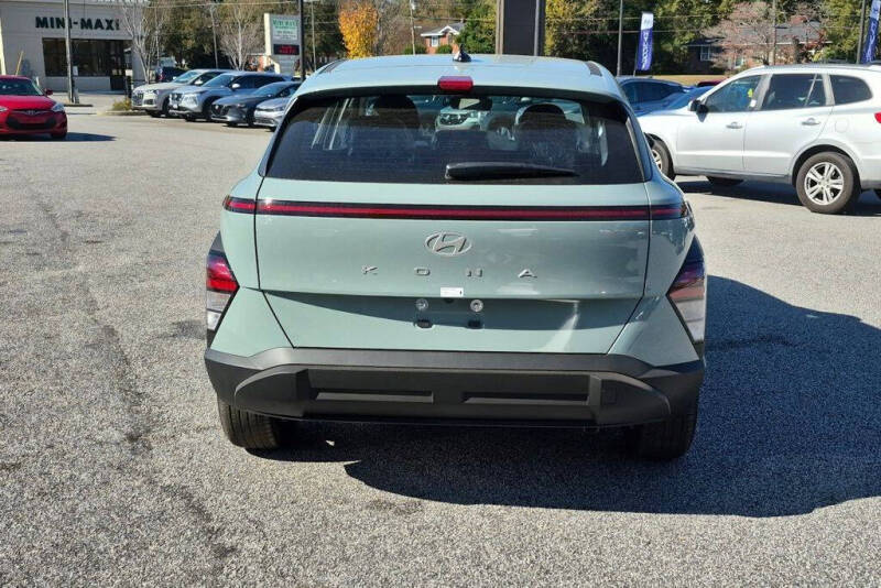 2027 Hyundai Kona SE