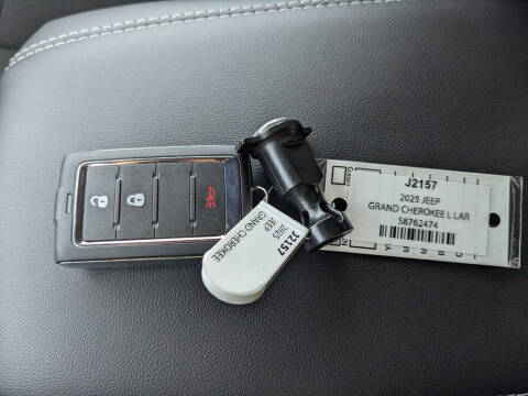 2025 Jeep Grand Cherokee L Laredo